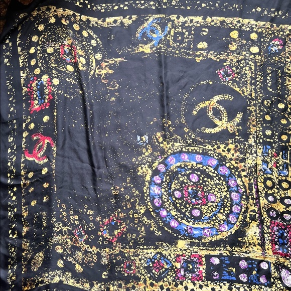 Chanel scarf/wrap. 100% Silk. Made in Italy. Large 50” by 51”. - Picture 2 of 16
